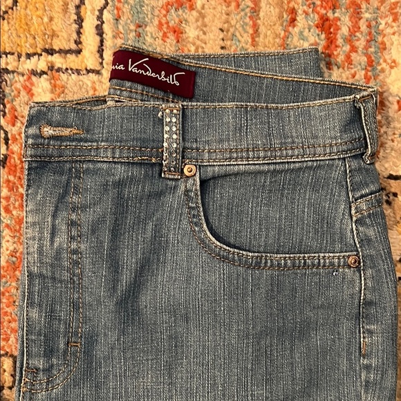 Gloria Vanderbilt Blue Denim Capri Jewels Jeans Size 10 - Picture 2 of 12